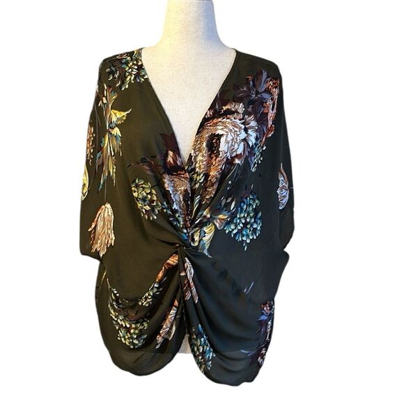 Umgee Women’s Twist Front Floral Print Top in Olive Size L - Picture 1 of 11